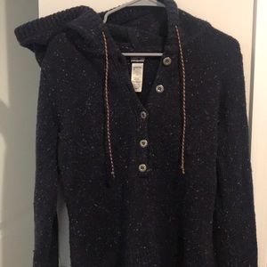 Navy hooded Patagonia pullover sweater